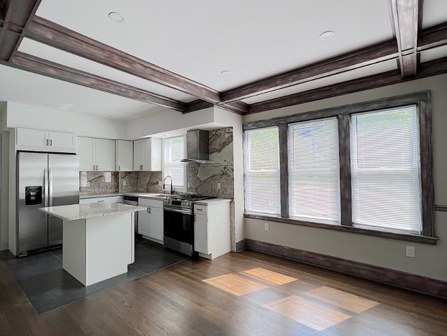 Building Photo - 5006 Seminole St