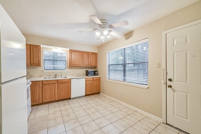 Building Photo - 3 Hedgebell Ct