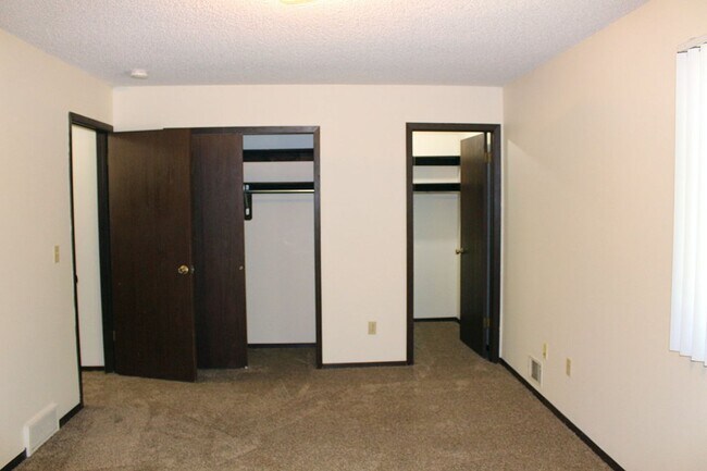 Building Photo - 2612 Davidson Dr