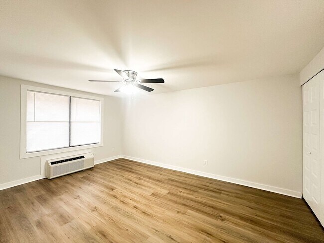 Building Photo - 2421 Madison St