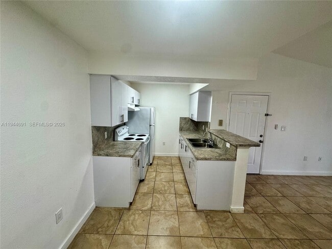 Building Photo - 10441 SW 156th Ct