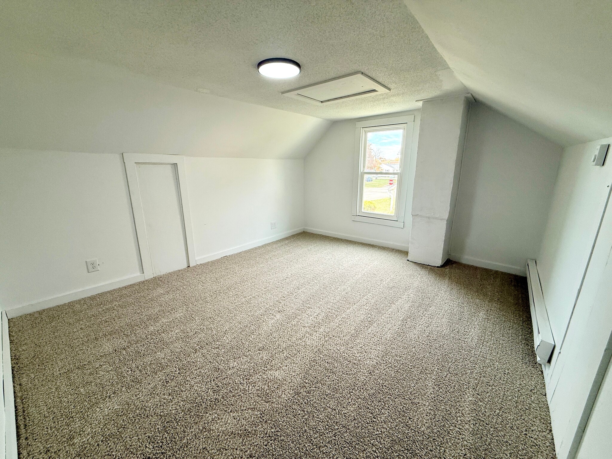 Building Photo - 1005 13th Ave