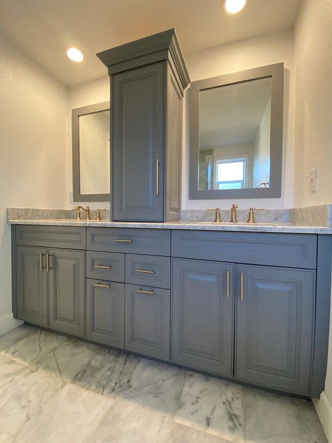 Building Photo - Prime Location - 3Bdrm / 2 Bath House - Wa...