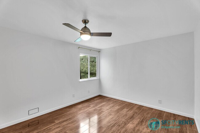 Building Photo - Noe Valley/Dolores Heights: Luxury Condo w/ Expansive Private Deck & 2 Car Parking