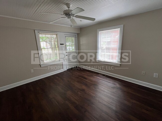 Building Photo - Charming 2 Bedroom 2 Bath in Historic Building