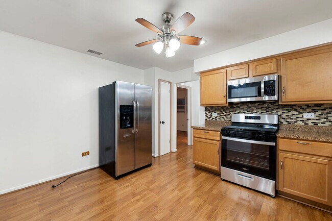 Building Photo - 1941 N 19th Ave