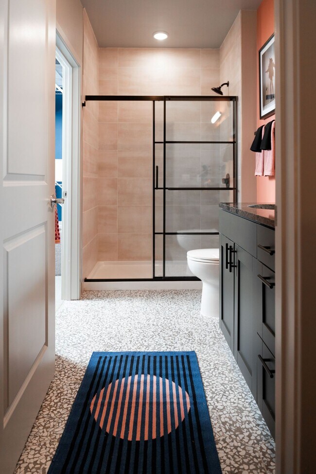 Building Photo - One Bedroom Rear Facing w Patio (1st Floor), Balcony 2 & 3