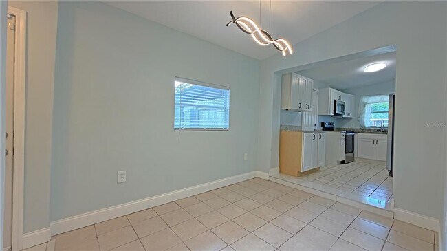 Building Photo - 1311 Hillcrest Dr