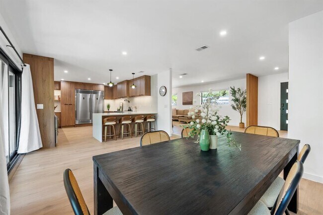 Building Photo - 2607 Pembrook Trail