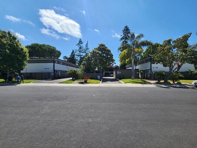 Building Photo - 720-738 Sutter Ave