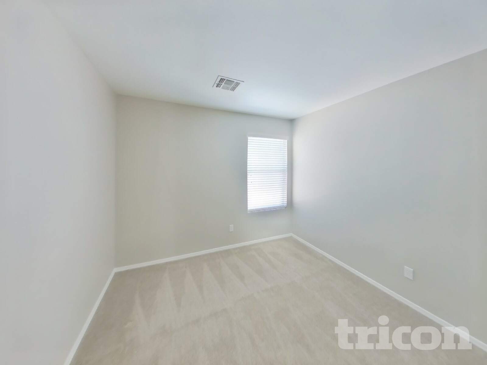 Building Photo - 9526 N 81st Dr