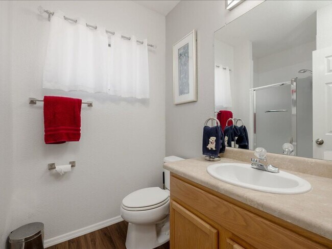 Building Photo - 1 Bedroom 1 Bathroom FULLY FURNISHED! COMM...
