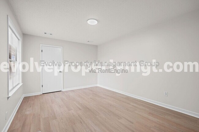 Building Photo - 2295 Belin Dr