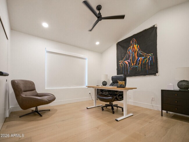 Building Photo - 2024 E Granite View Dr