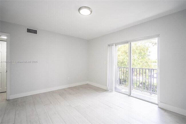 Building Photo - 465 NE 59th St