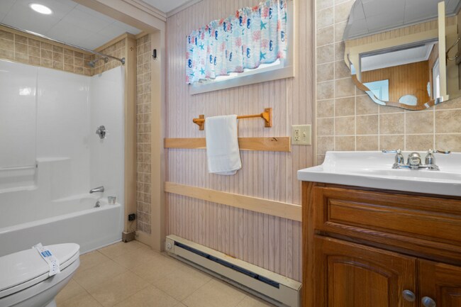 Building Photo - 4 Traynor St