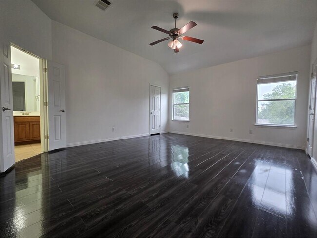 Building Photo - 148 Black Cap Run