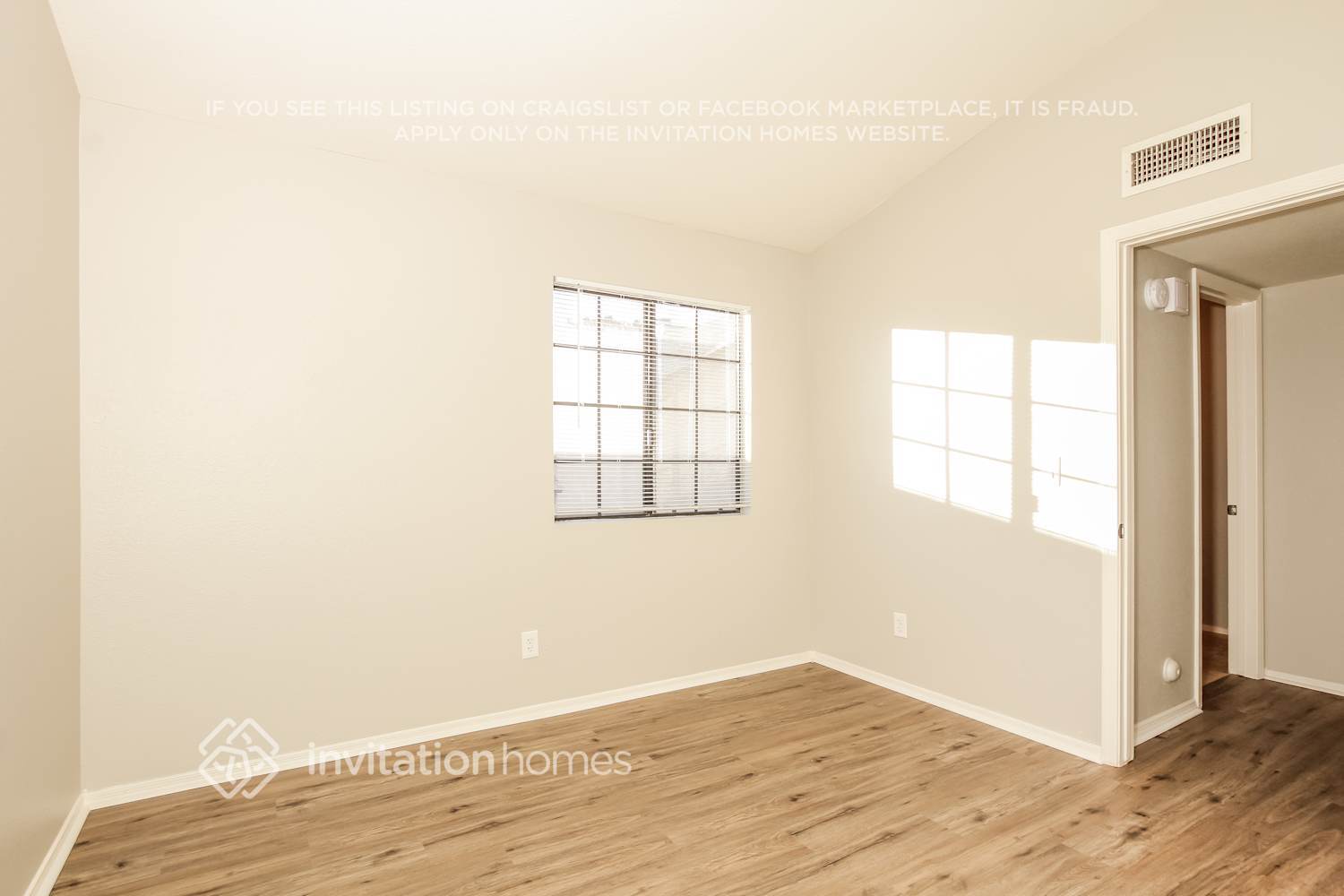 Building Photo - 1502 E Rosemonte Dr