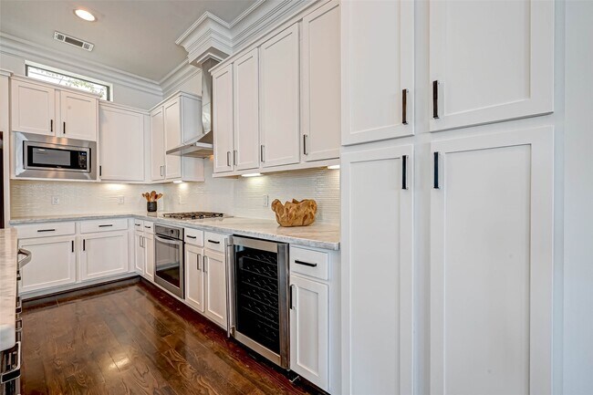 Building Photo - 2516 Bevis St