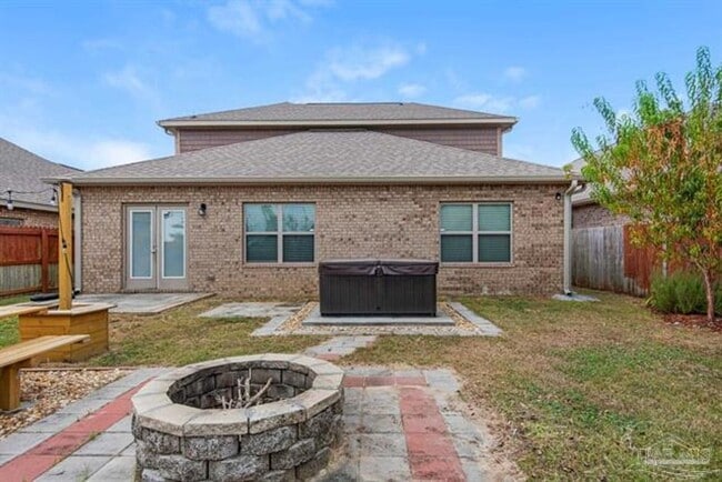 Building Photo - Beautiful Home in Waterford Sound