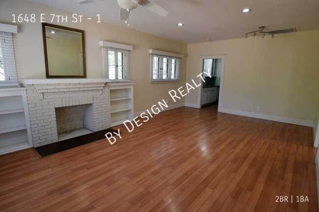 Building Photo - Vintage 2 Bed 1 Bath Bungalow - WALKING DI...