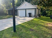 Building Photo - 1260 Della Way