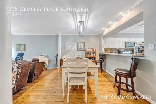 Building Photo - 4715 Wembley Pl SW