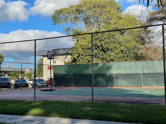 Building Photo - 7800 S Colony Cir