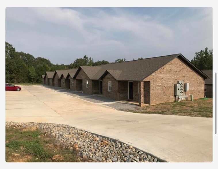 Building Photo - 34 Sweet Gum