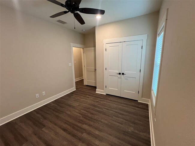 Building Photo - 412 Carneros Dr