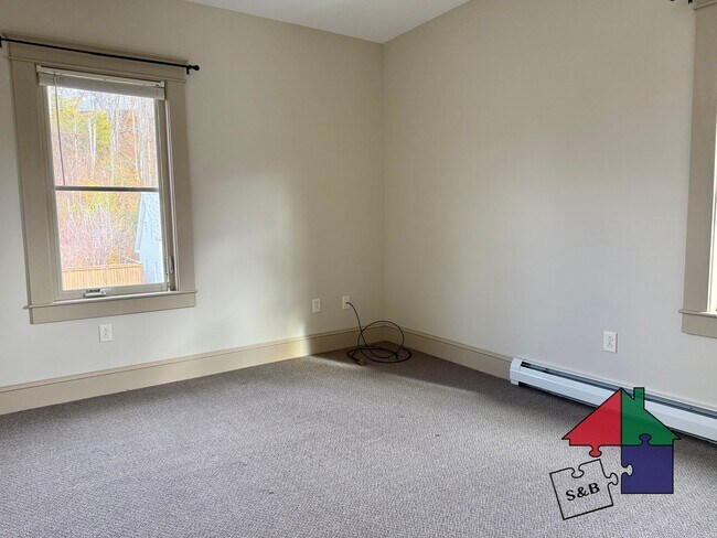 Building Photo - 14 Ayers St