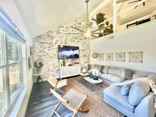 Building Photo - 4700 Regina Dr