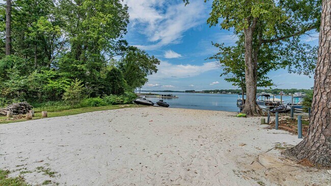 Building Photo - WELCOME TO LAKE MURRAY'S PARADISE