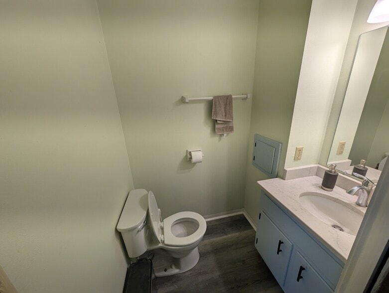 Half Bath - 1408 Fleetfoot Dr