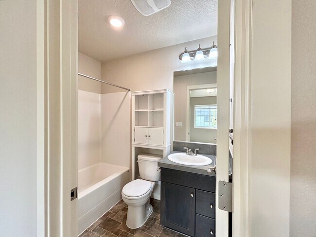 Building Photo - Stunning 2 Bed, 2.5 Bath Craftsman Townhome with Community Amenities!