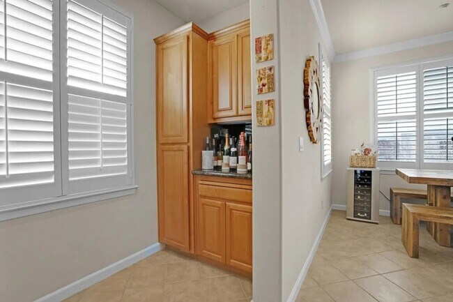 Building Photo - Wonderful Dublin Condo