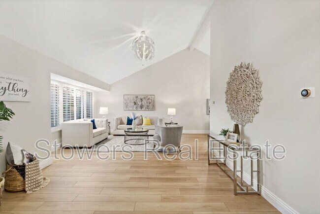 Building Photo - 17716 Columbia Dr