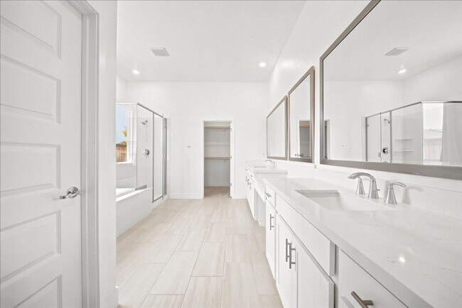 Building Photo - 12725 Parakeet Wy