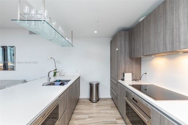 Primary Photo - 801 S Miami Ave