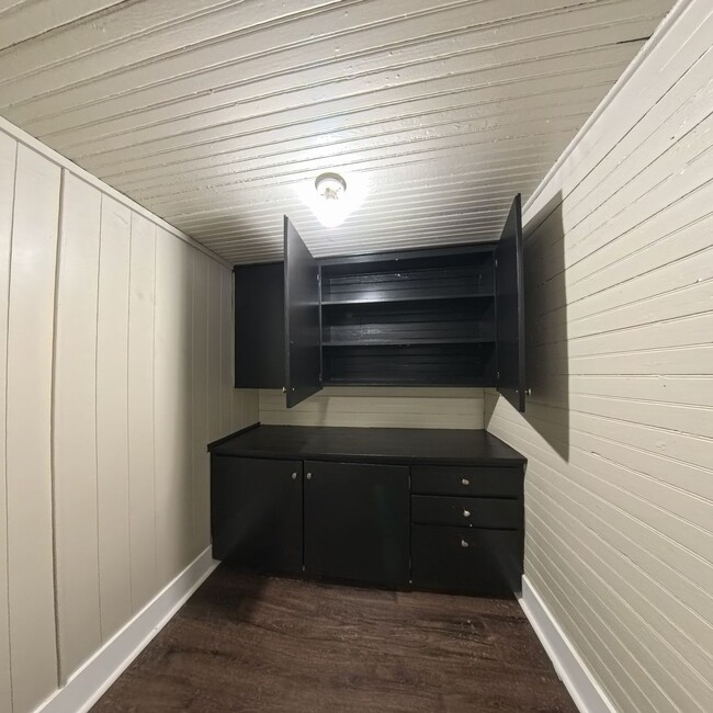 Building Photo - Newly remodeled 3 bedroom 1 bathroom home-Located in Jefferson