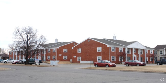 Building Photo - Country Club Apartments