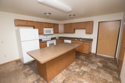 Building Photo - Alumni Suites