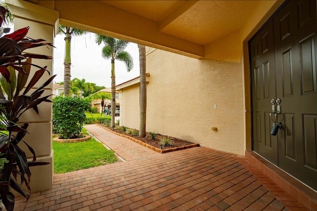 Building Photo - 10324 Willow Oaks Trail