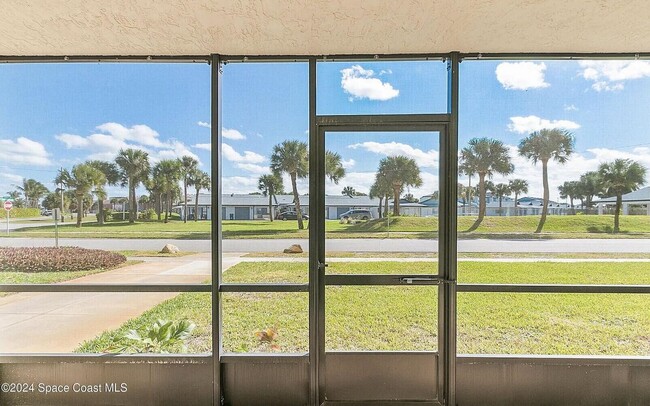 Building Photo - 126 Lancha Cir