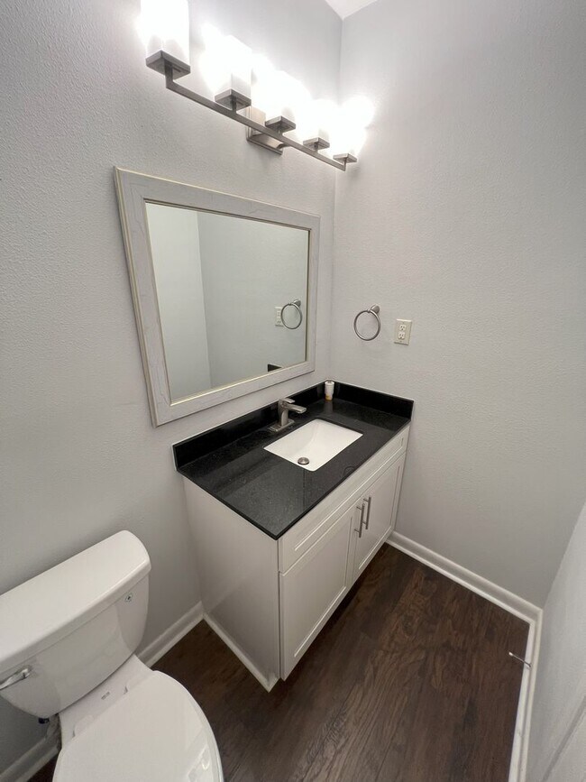 Building Photo - Newly remodeled, 4 bedroom, 2.5 bathroom home in Baton Rouge, LA