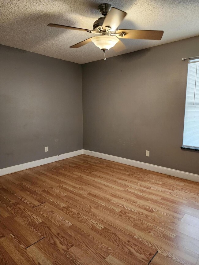 Building Photo - 2153 Royal Poinciana Blvd