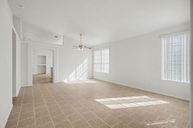 Building Photo - 2054 Cardigan Ave