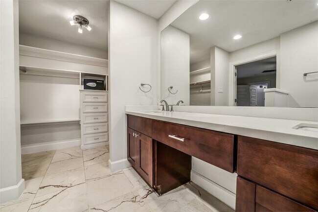 Building Photo - 5322 Rutherglenn Dr