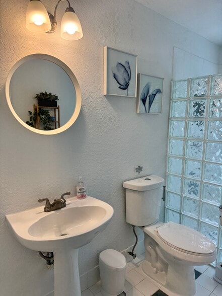 Building Photo - 426 34th St