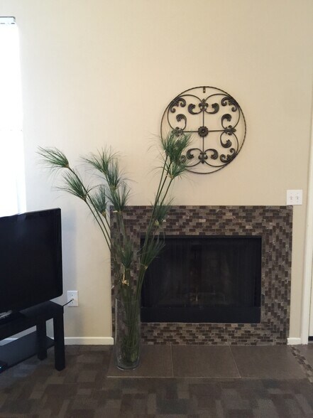 Building Photo - 7009 E Acoma Dr